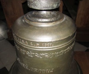 očištěný zvon P. M. Pomocnice křesťanů vyroben v 1861 v České u Brna
